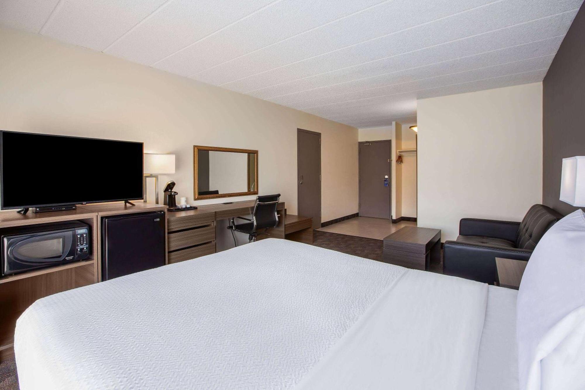 Days Inn By Wyndham Sudbury & Conference Centre Zewnętrze zdjęcie