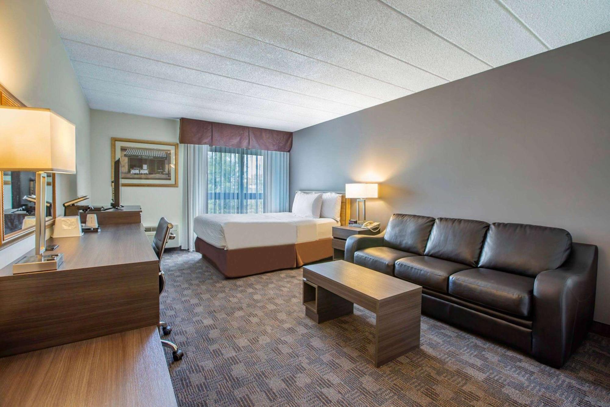 Days Inn By Wyndham Sudbury & Conference Centre Zewnętrze zdjęcie